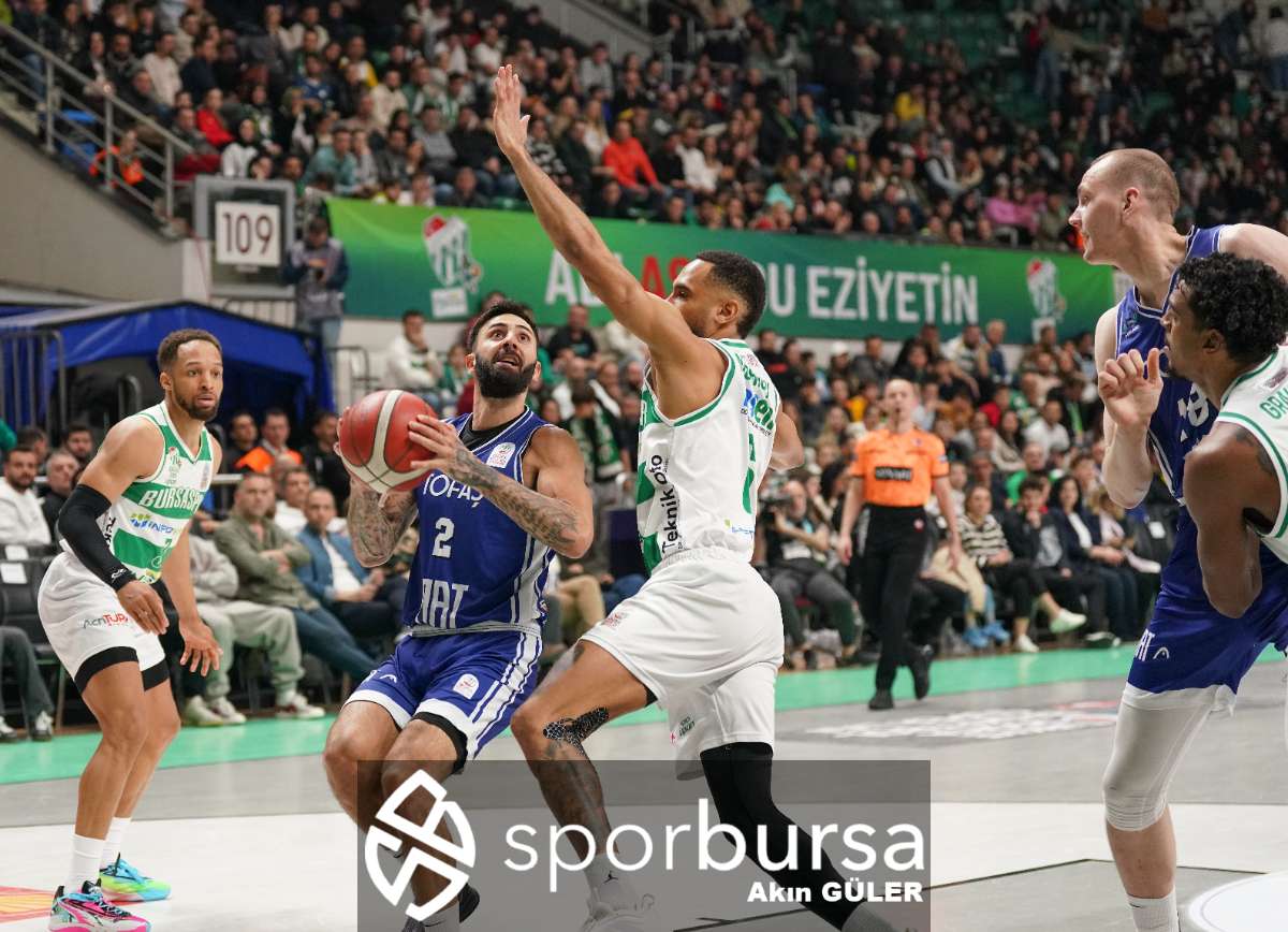 POTADA BURSA DERBİSİNDE BURSASPOR YÖRSAN TOFAŞ'I 98-93 MAĞLUP ETTİ