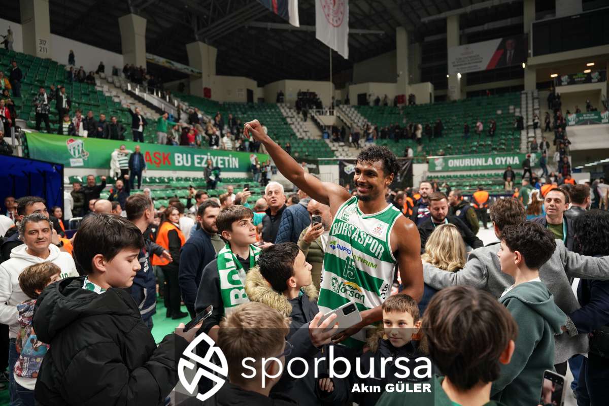 POTADA BURSA DERBİSİNDE BURSASPOR YÖRSAN TOFAŞ'I 98-93 MAĞLUP ETTİ