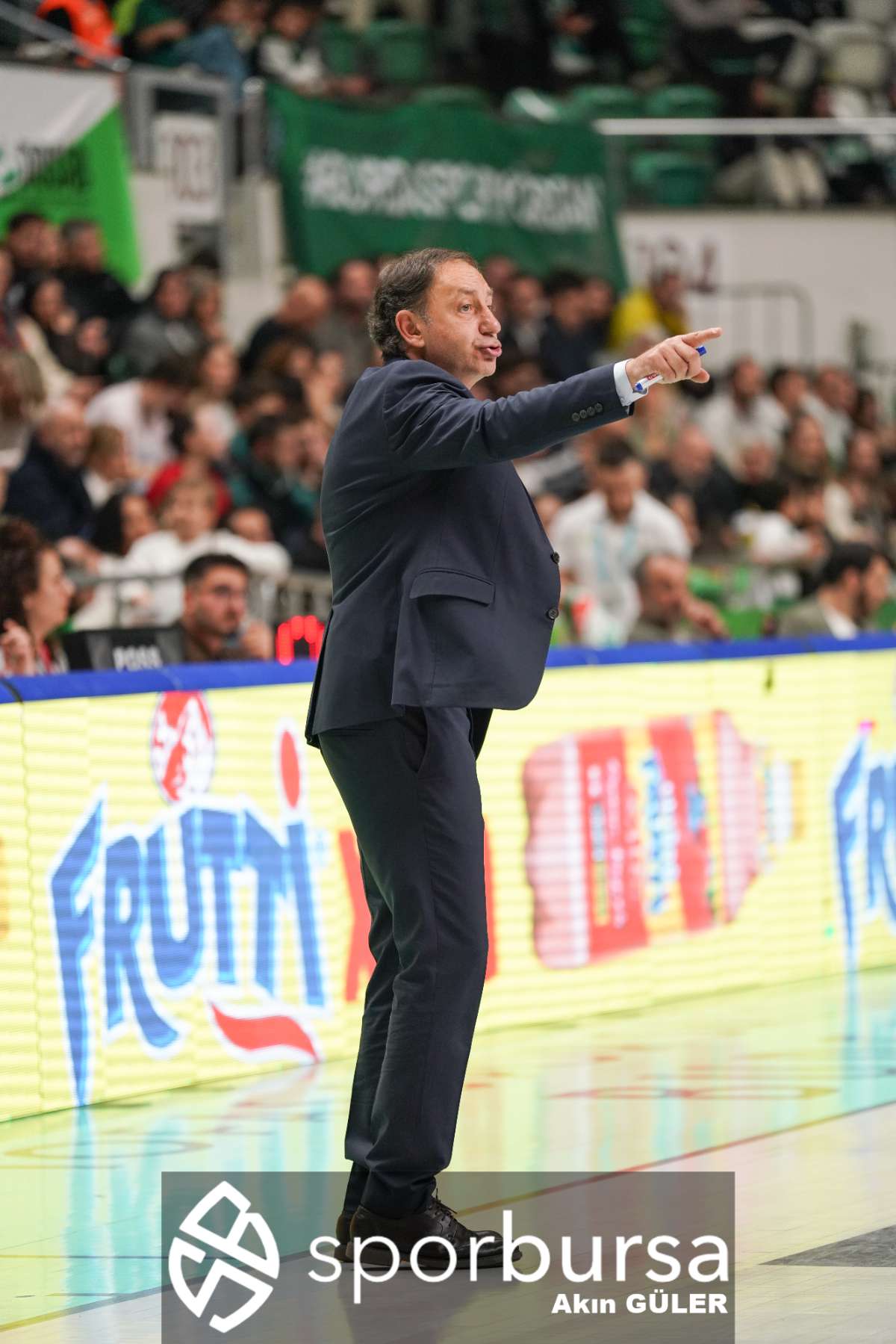 POTADA BURSA DERBİSİNDE BURSASPOR YÖRSAN TOFAŞ'I 98-93 MAĞLUP ETTİ