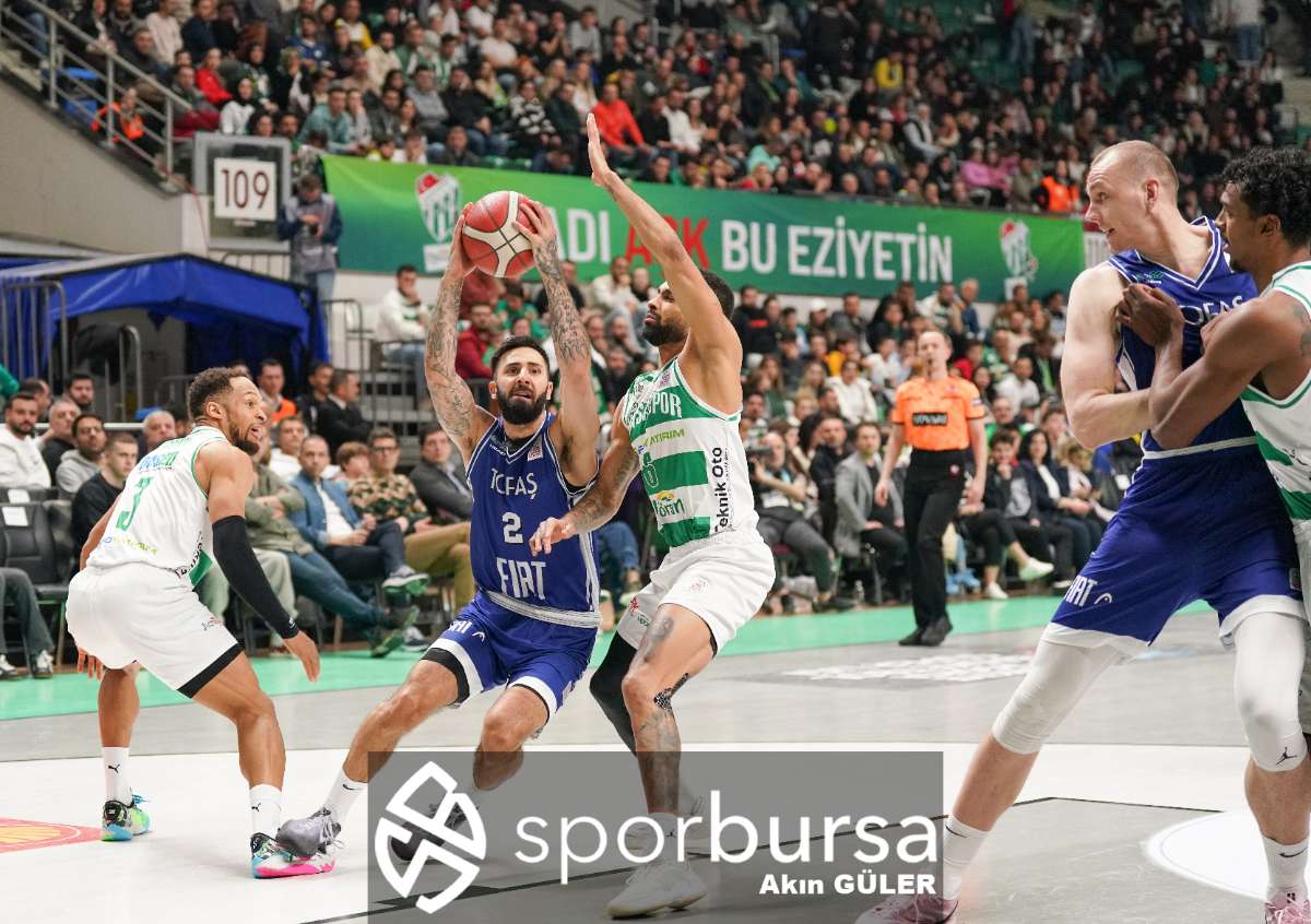 POTADA BURSA DERBİSİNDE BURSASPOR YÖRSAN TOFAŞ'I 98-93 MAĞLUP ETTİ