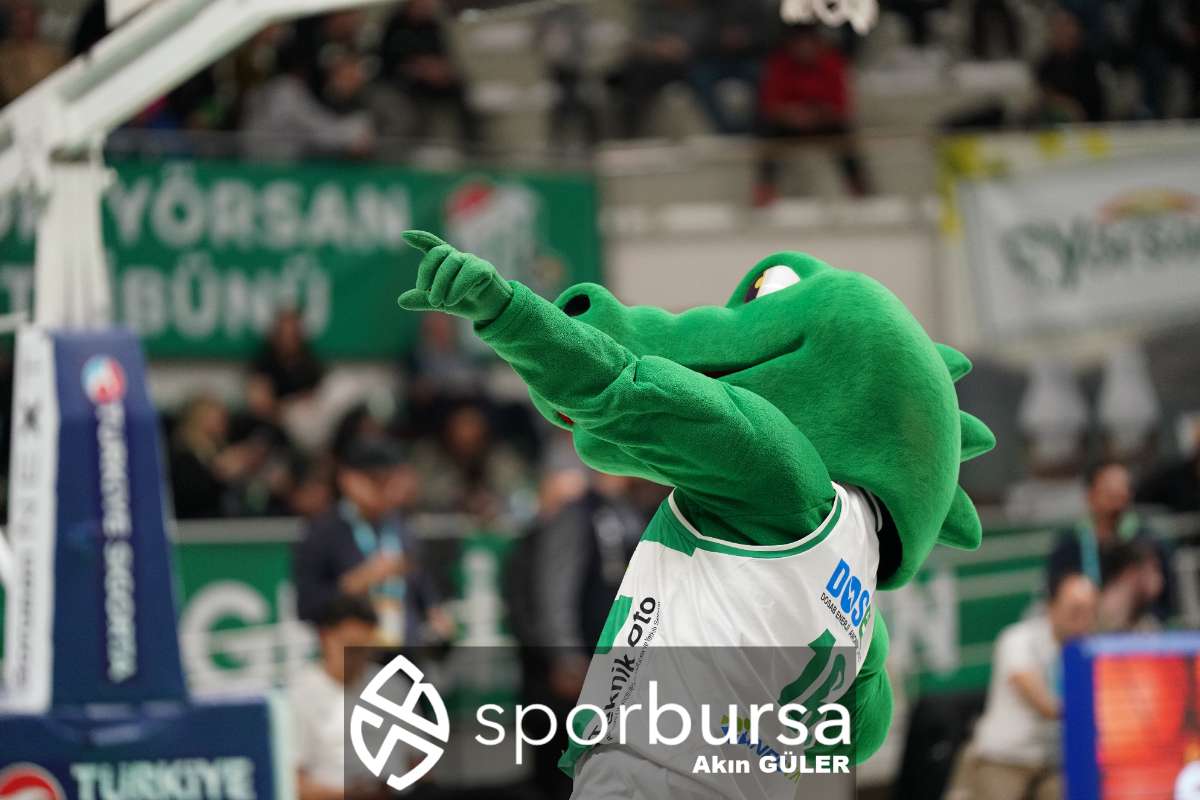 POTADA BURSA DERBİSİNDE BURSASPOR YÖRSAN TOFAŞ'I 98-93 MAĞLUP ETTİ