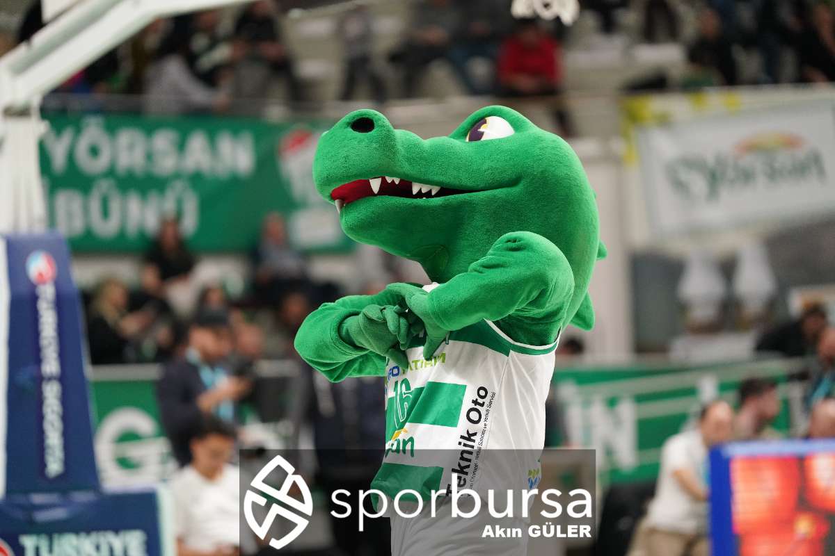 POTADA BURSA DERBİSİNDE BURSASPOR YÖRSAN TOFAŞ'I 98-93 MAĞLUP ETTİ