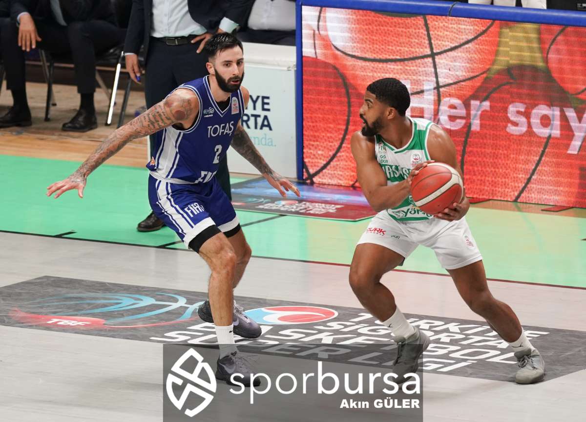 POTADA BURSA DERBİSİNDE BURSASPOR YÖRSAN TOFAŞ'I 98-93 MAĞLUP ETTİ