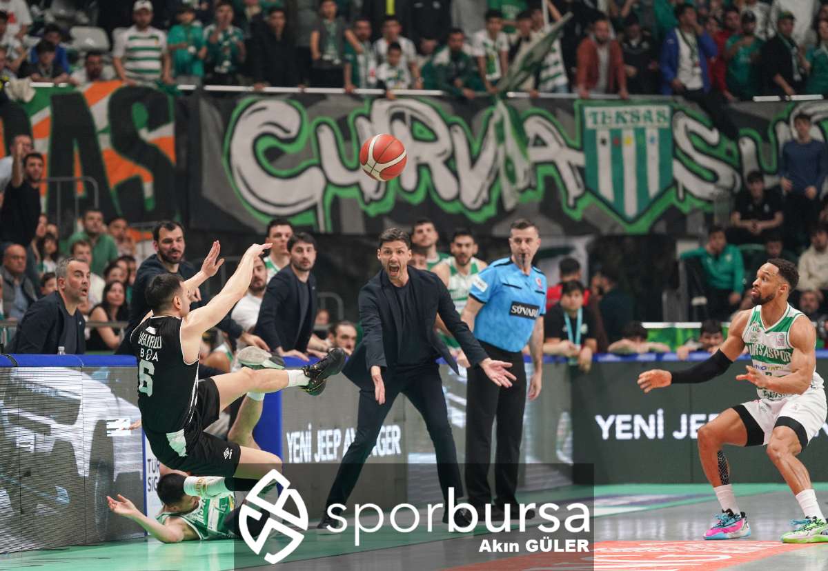 BURSASPOR YÖRSAN - BEŞİKTAŞ FİBABANKA MAÇ FOTOĞRAFLARI