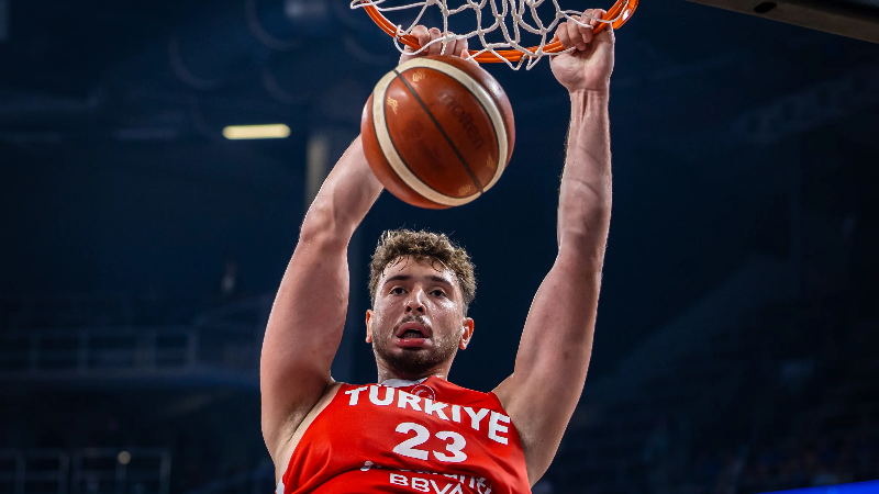Devler 4’te 4 yaptı. Hedef Sırbistan'ı yenmek!