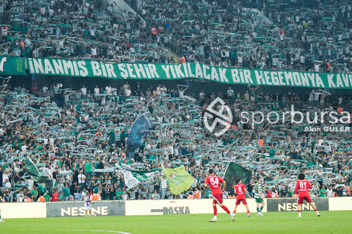 BURSASPOR - ARNAVUTKÖY BELEDİYESPOR MAÇ FOTOĞRAFLARI