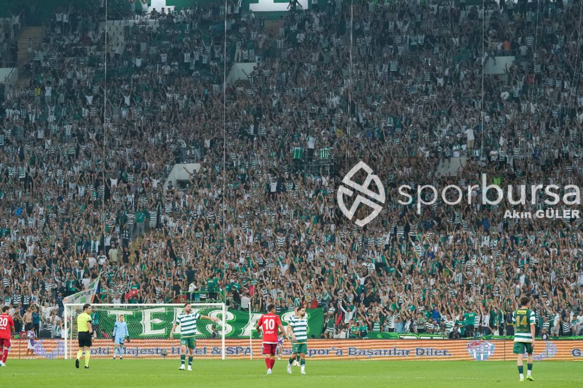 BURSASPOR - ARNAVUTKÖY BELEDİYESPOR MAÇ FOTOĞRAFLARI