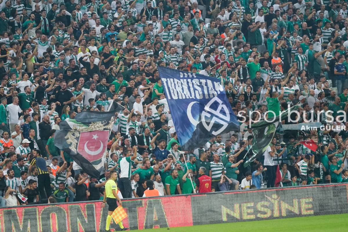 BURSASPOR - ARNAVUTKÖY BELEDİYESPOR MAÇ FOTOĞRAFLARI