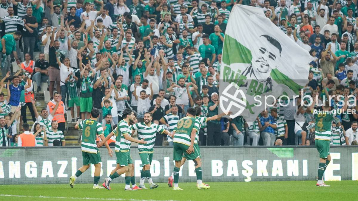 BURSASPOR - ARNAVUTKÖY BELEDİYESPOR MAÇ FOTOĞRAFLARI