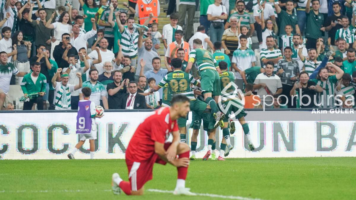 BURSASPOR - ARNAVUTKÖY BELEDİYESPOR MAÇ FOTOĞRAFLARI