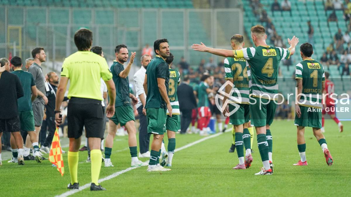 BURSASPOR - ARNAVUTKÖY BELEDİYESPOR MAÇ FOTOĞRAFLARI