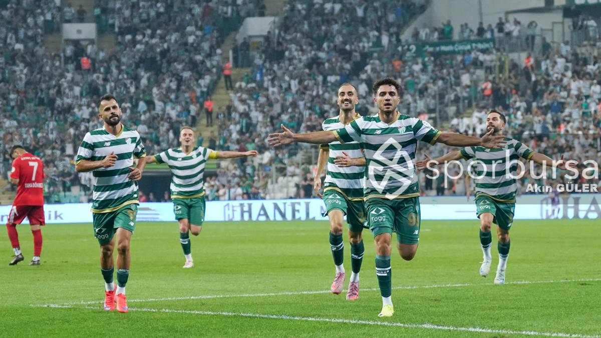 BURSASPOR - ARNAVUTKÖY BELEDİYESPOR MAÇ FOTOĞRAFLARI