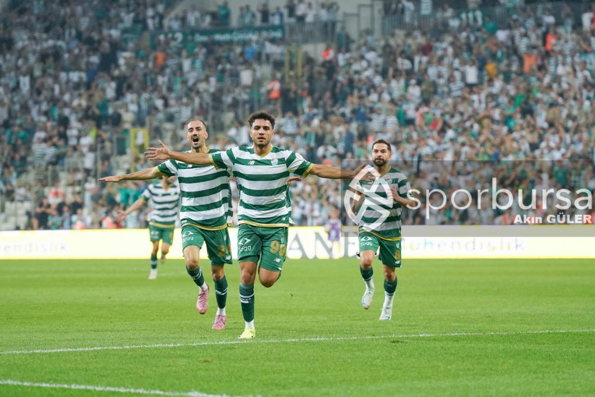 BURSASPOR - ARNAVUTKÖY BELEDİYESPOR MAÇ FOTOĞRAFLARI