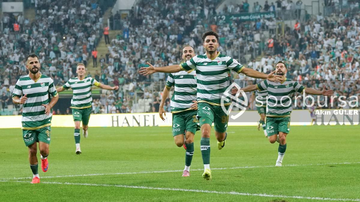 BURSASPOR - ARNAVUTKÖY BELEDİYESPOR MAÇ FOTOĞRAFLARI