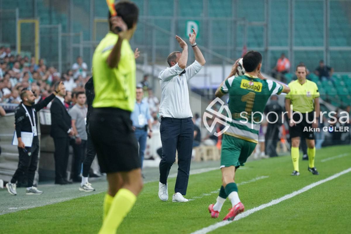 BURSASPOR - ARNAVUTKÖY BELEDİYESPOR MAÇ FOTOĞRAFLARI