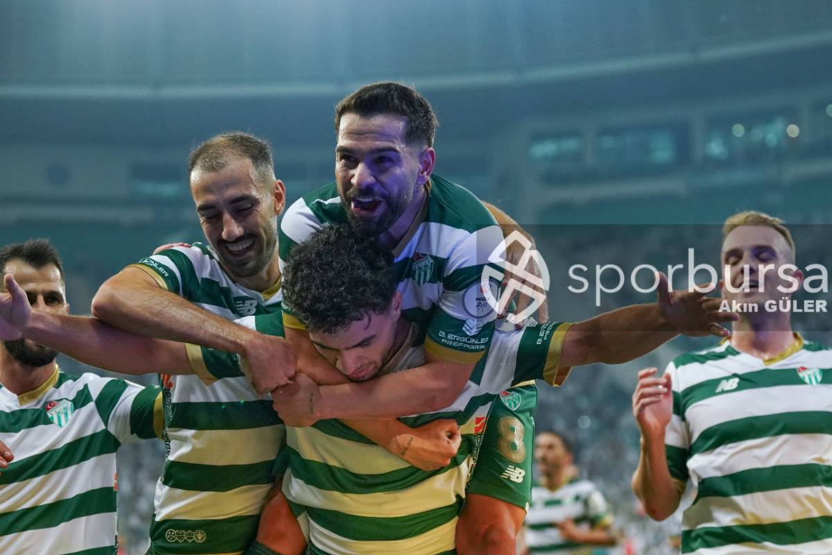 BURSASPOR - ARNAVUTKÖY BELEDİYESPOR MAÇ FOTOĞRAFLARI