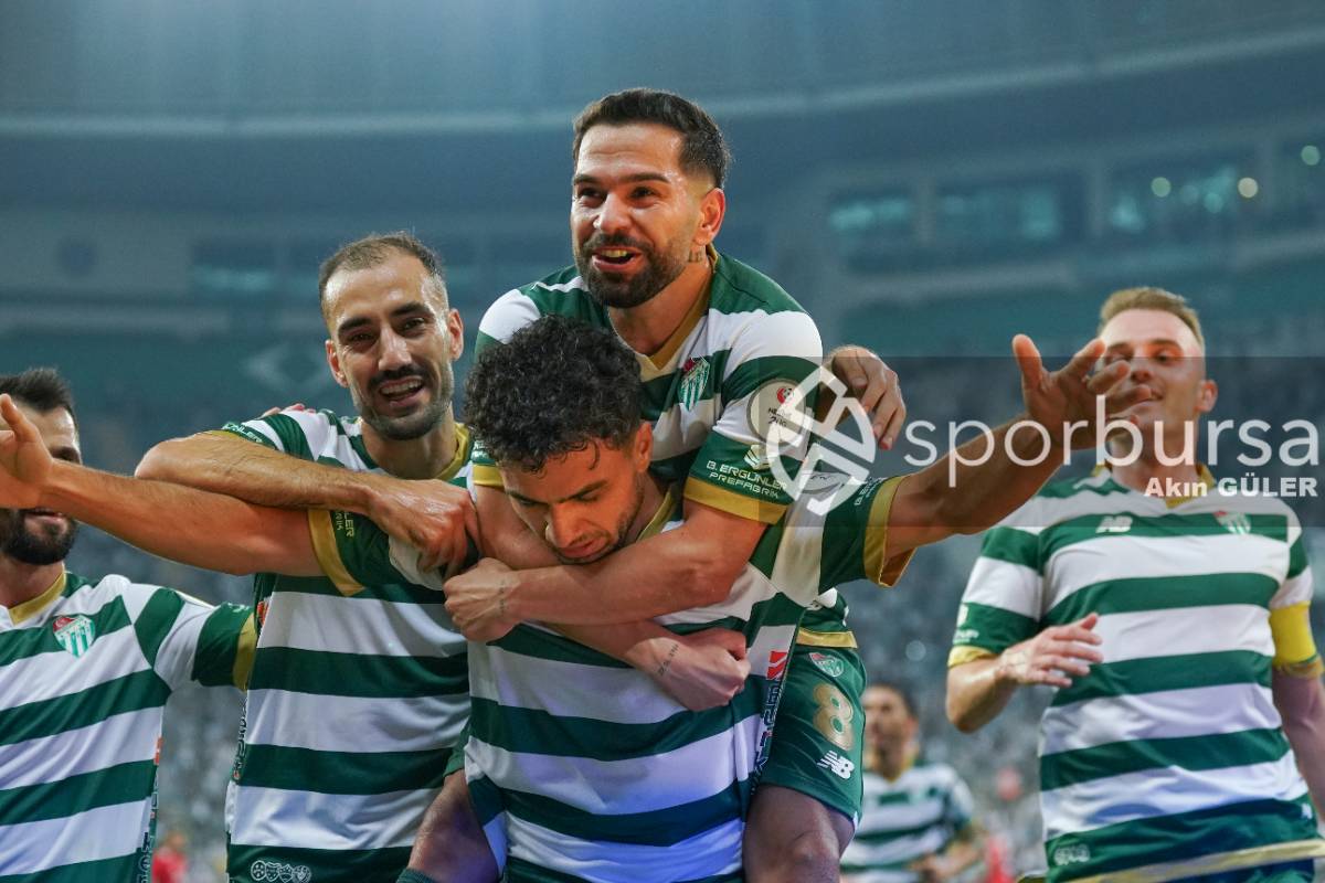 BURSASPOR - ARNAVUTKÖY BELEDİYESPOR MAÇ FOTOĞRAFLARI