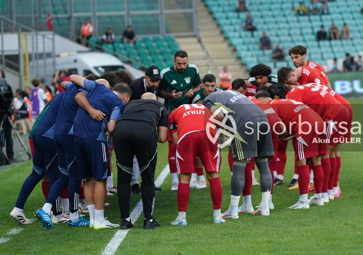 BURSASPOR - ARNAVUTKÖY BELEDİYESPOR MAÇ FOTOĞRAFLARI