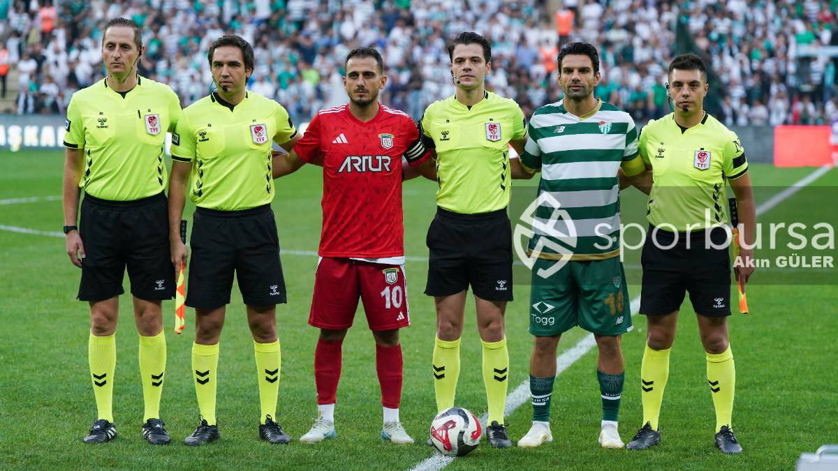 BURSASPOR - ARNAVUTKÖY BELEDİYESPOR MAÇ FOTOĞRAFLARI