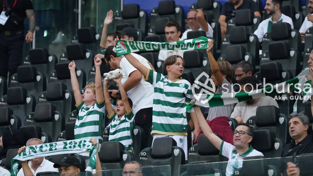 BURSASPOR - ARNAVUTKÖY BELEDİYESPOR MAÇ FOTOĞRAFLARI