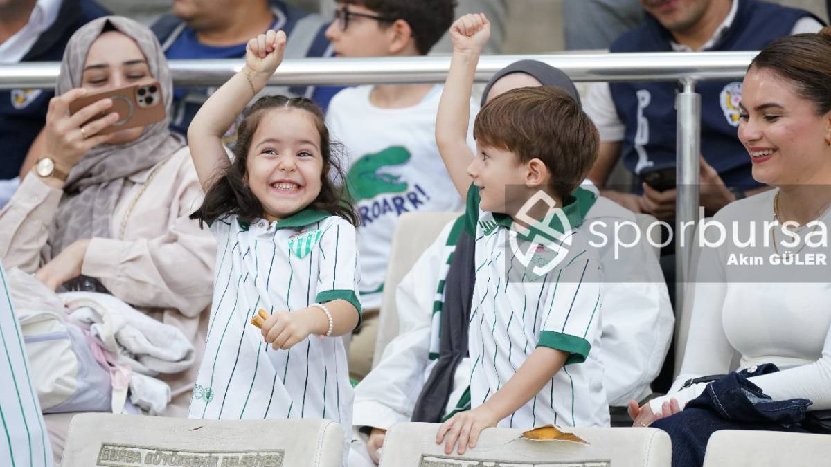 BURSASPOR - ARNAVUTKÖY BELEDİYESPOR MAÇ FOTOĞRAFLARI