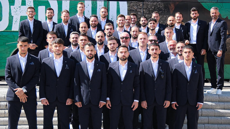 Bursaspor 4 önemli eksikle Adana'ya gitti!