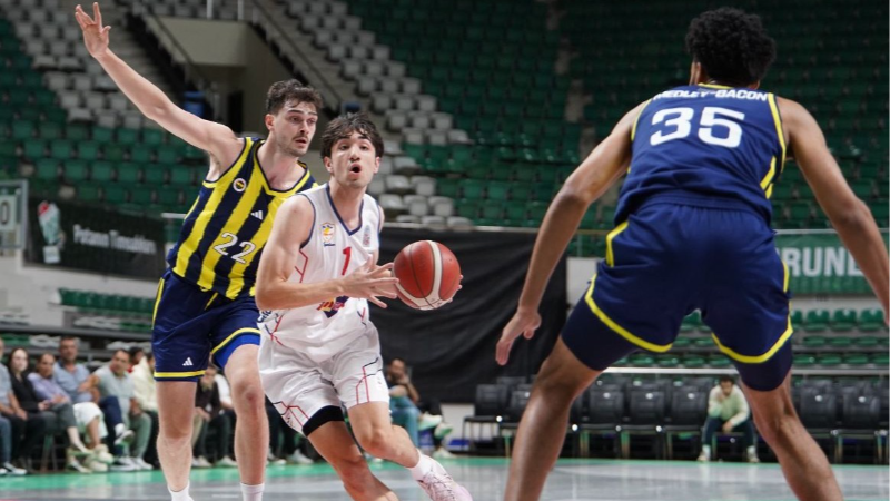 Final evinde Fenerbahçe’ye son anda…
