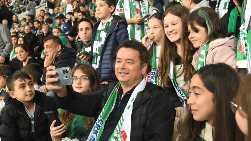 Osmangazi minik kalplere  Bursaspor sevgisi aşılıyor
