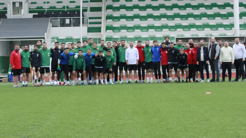 İsmail Yüksek’ten İznikspor’a moral ziyareti