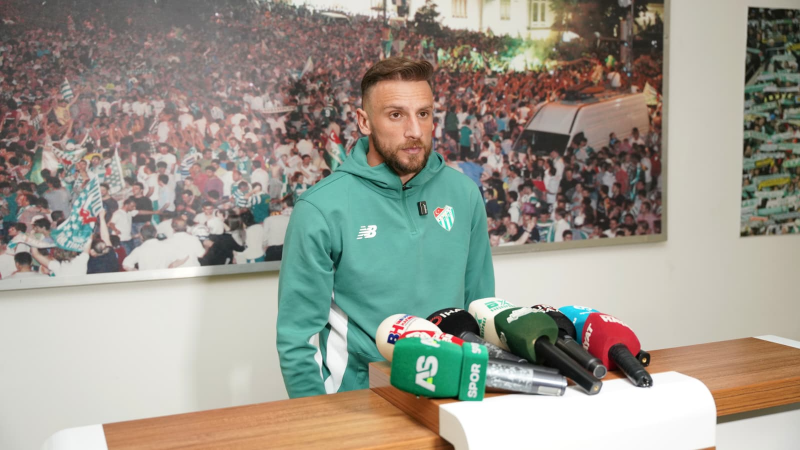 Anıl Atağ: Ne olursa olsun birbirimize sarılalım