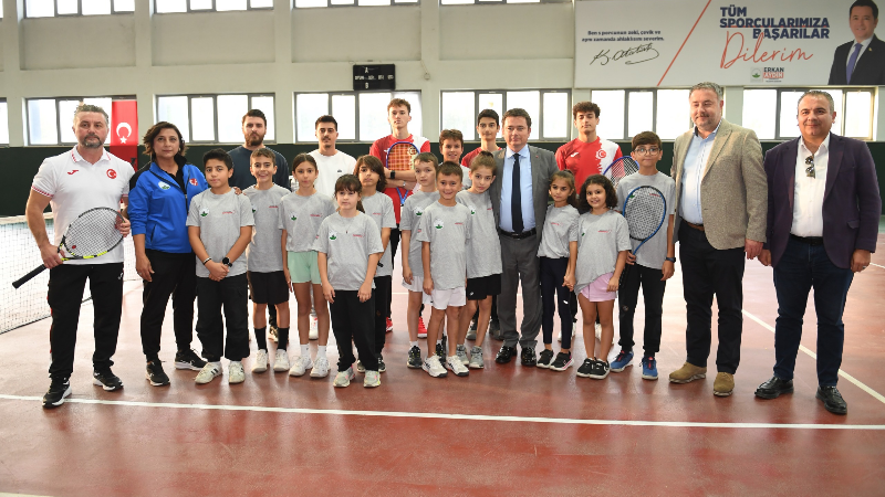 Osmangazi Belediyesporlu tenisçilerin hedefi Tokya’da altın madalya