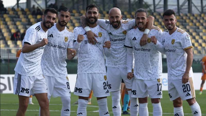 Bursaspor'un eski kaptanı duble yaptı!