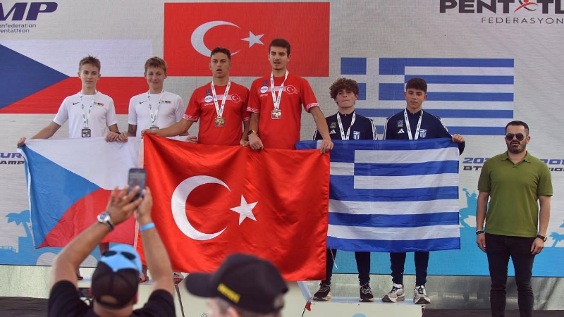 Alkışlar Bursa Büyükşehirli Emir Kurtulan’a