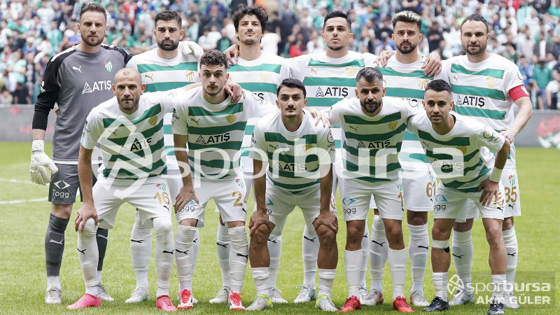 Bu fotoğraftaki 4 futbolcu bahis listesinde