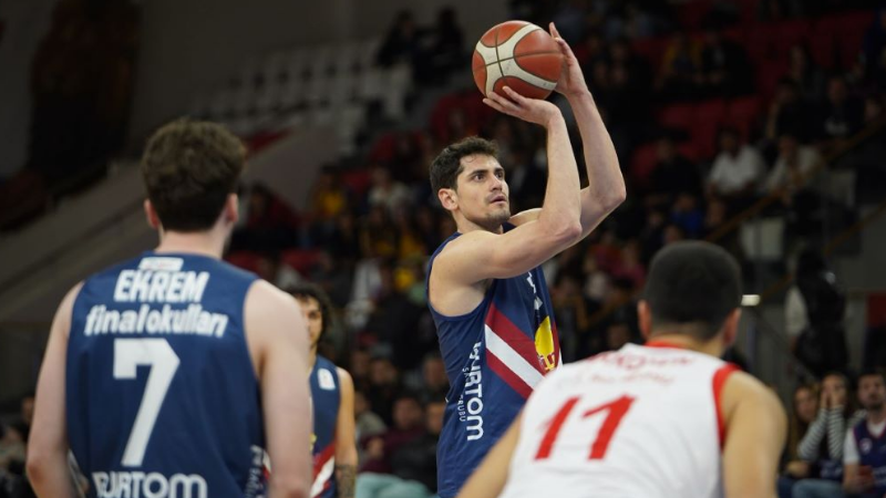 Finalspor seri peşinde