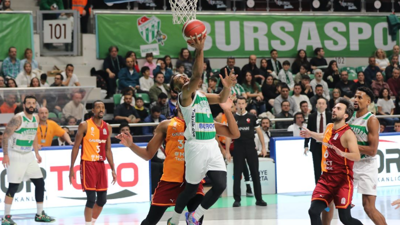 Bursaspor Basketbol Türk Telekom önünde
