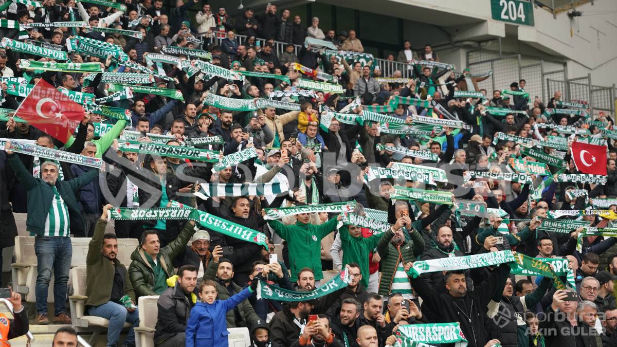 BURSASPOR - ALİAĞA FK MAÇ FOTOĞRAFLARI