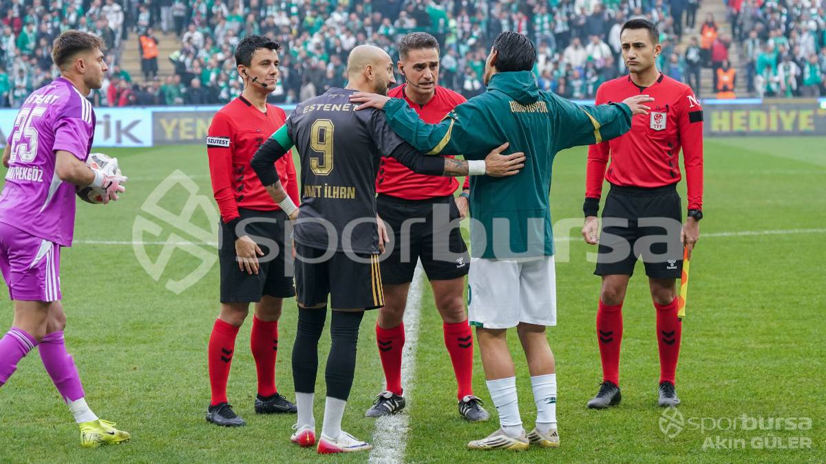 BURSASPOR - ALİAĞA FK MAÇ FOTOĞRAFLARI