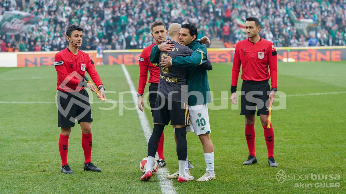 BURSASPOR - ALİAĞA FK MAÇ FOTOĞRAFLARI