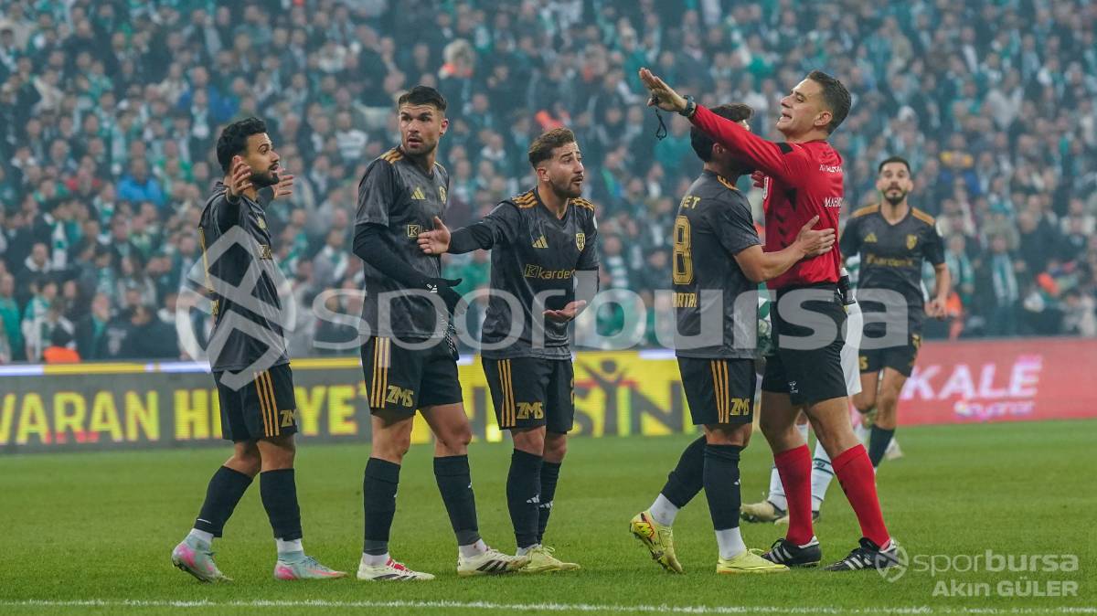 BURSASPOR - ALİAĞA FK MAÇ FOTOĞRAFLARI