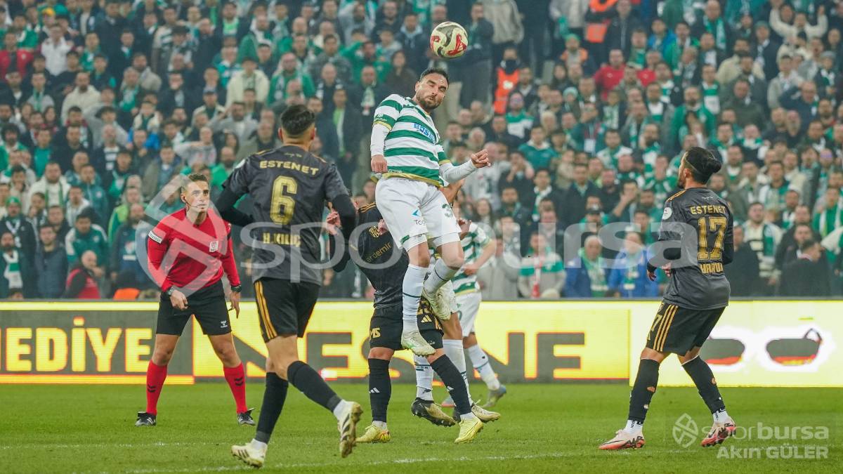 BURSASPOR - ALİAĞA FK MAÇ FOTOĞRAFLARI