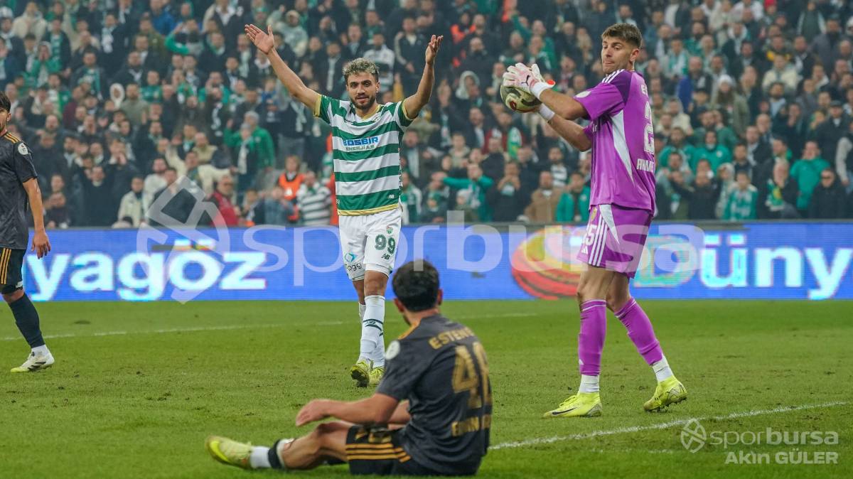 BURSASPOR - ALİAĞA FK MAÇ FOTOĞRAFLARI