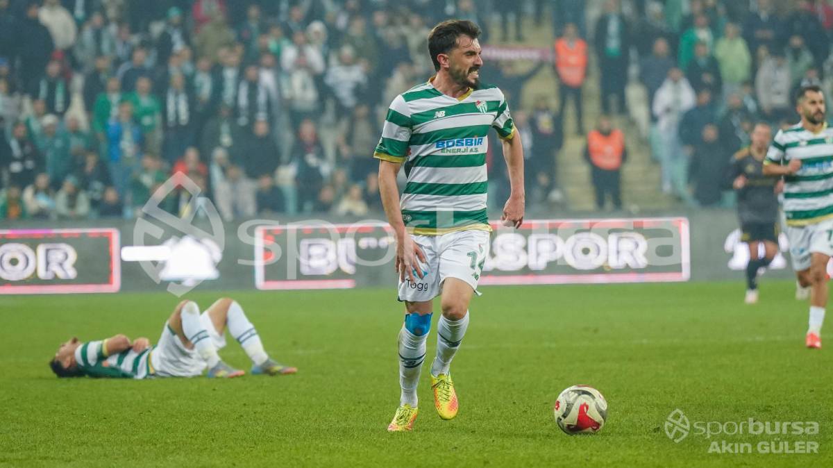 BURSASPOR - ALİAĞA FK MAÇ FOTOĞRAFLARI