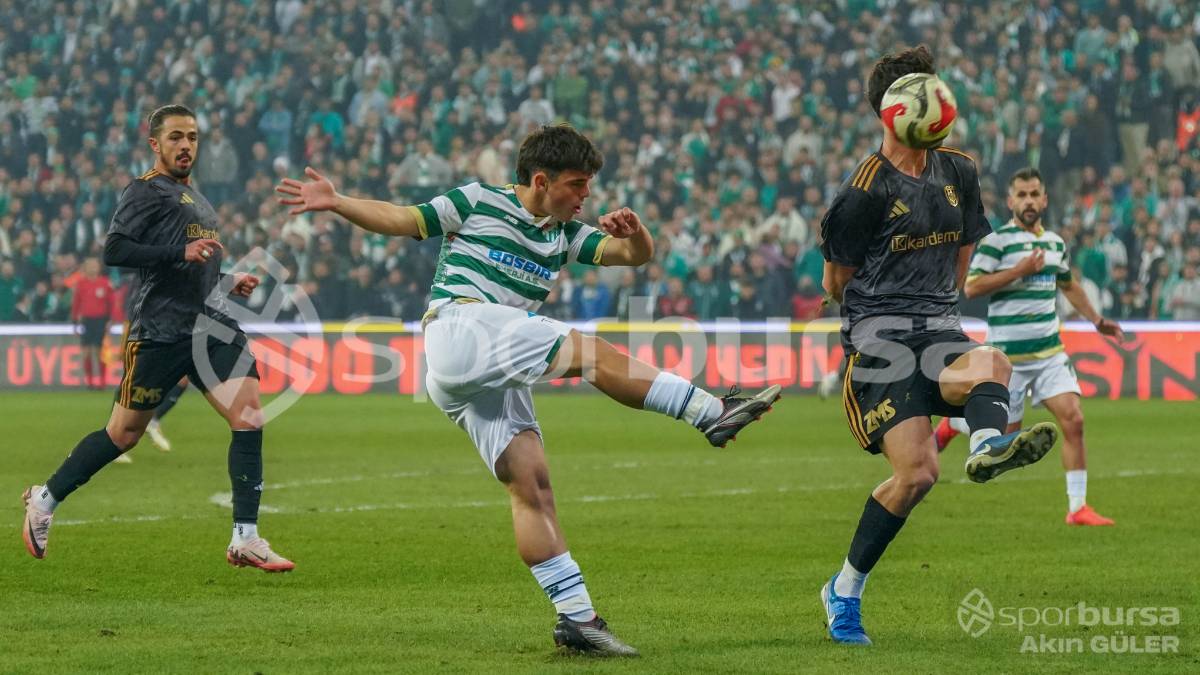 BURSASPOR - ALİAĞA FK MAÇ FOTOĞRAFLARI