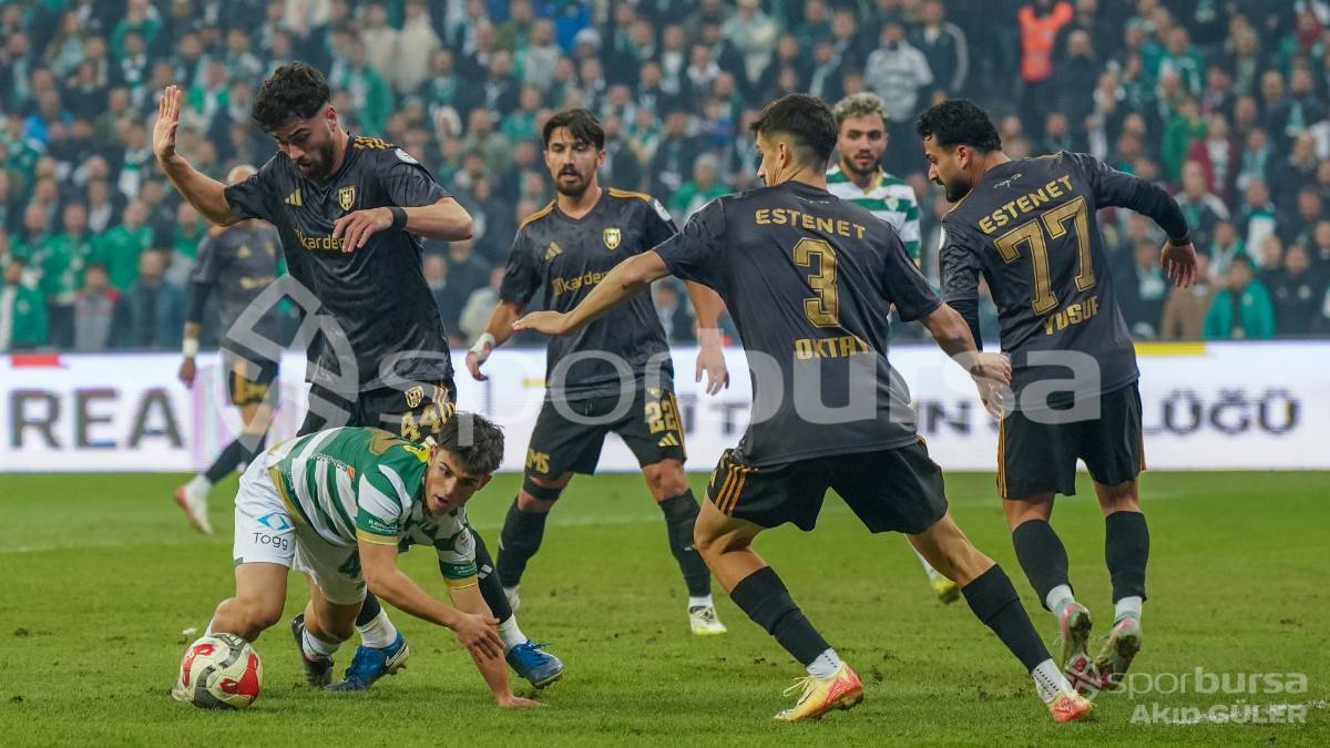 BURSASPOR - ALİAĞA FK MAÇ FOTOĞRAFLARI