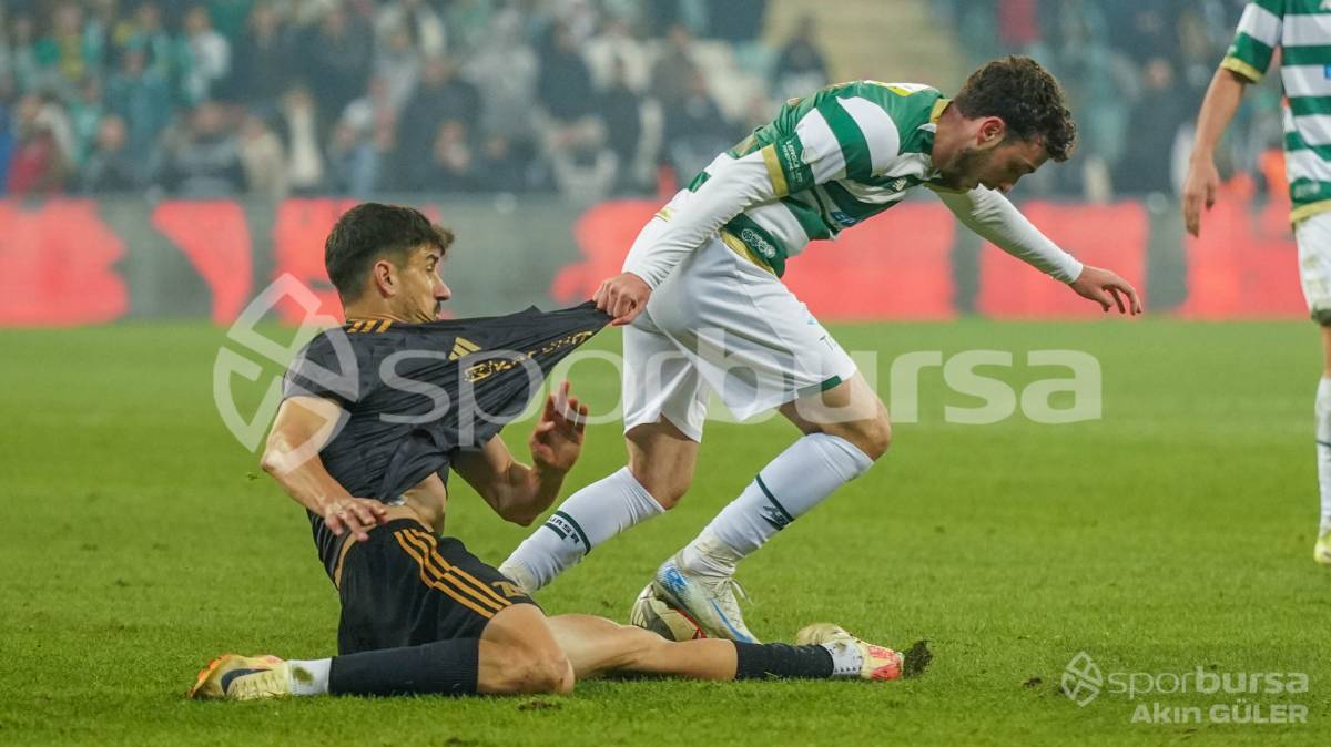 BURSASPOR - ALİAĞA FK MAÇ FOTOĞRAFLARI