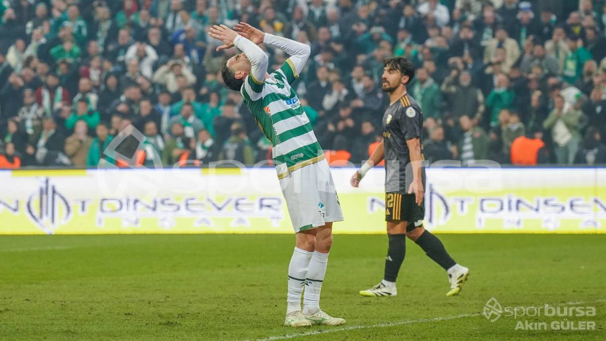 BURSASPOR - ALİAĞA FK MAÇ FOTOĞRAFLARI