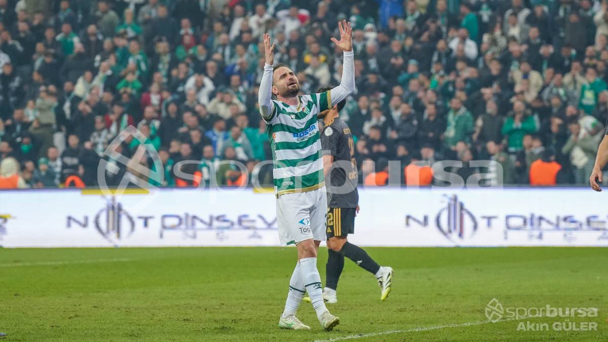 BURSASPOR - ALİAĞA FK MAÇ FOTOĞRAFLARI