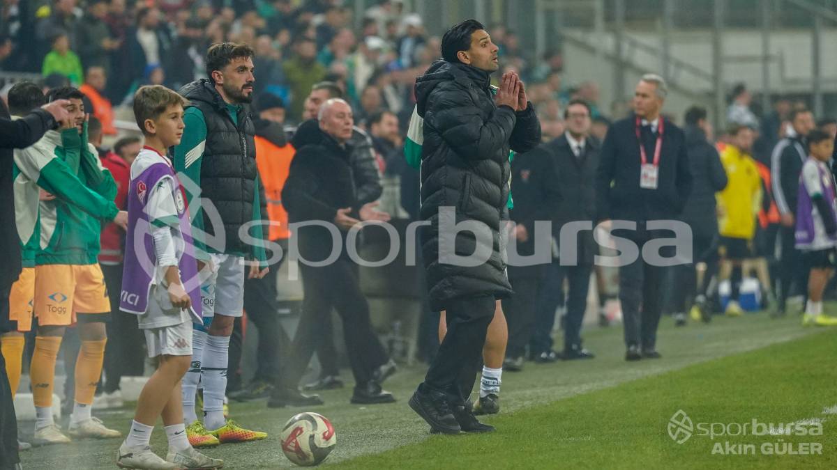 BURSASPOR - ALİAĞA FK MAÇ FOTOĞRAFLARI