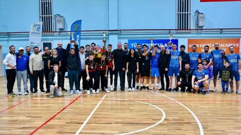 Karacabey’de ayak tenisi şenliği sona erdi